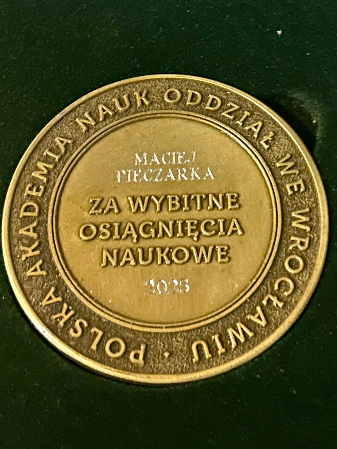 medal-prof_maciej-pieczarka.jpg